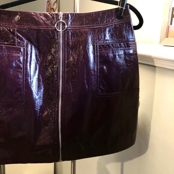 TOPSHOP vinyl mini skirt (never worn) - Picture 2 of 2